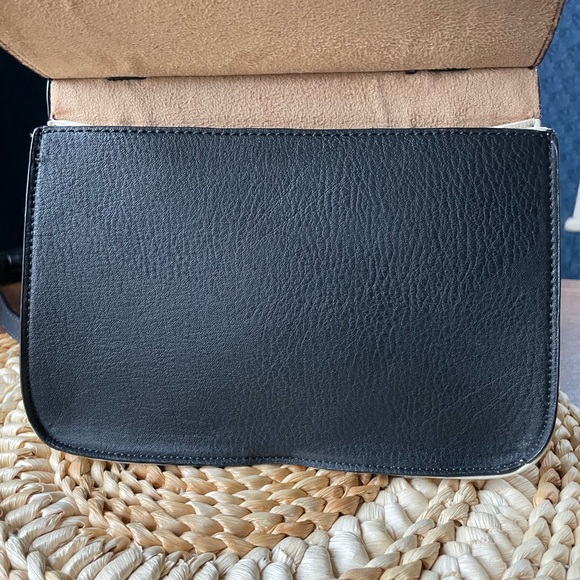 Pixie Mood Shoulder Bag 10/10 Vegan Faux Leather Business Office Zippered Trendy - Picture 6 of 8